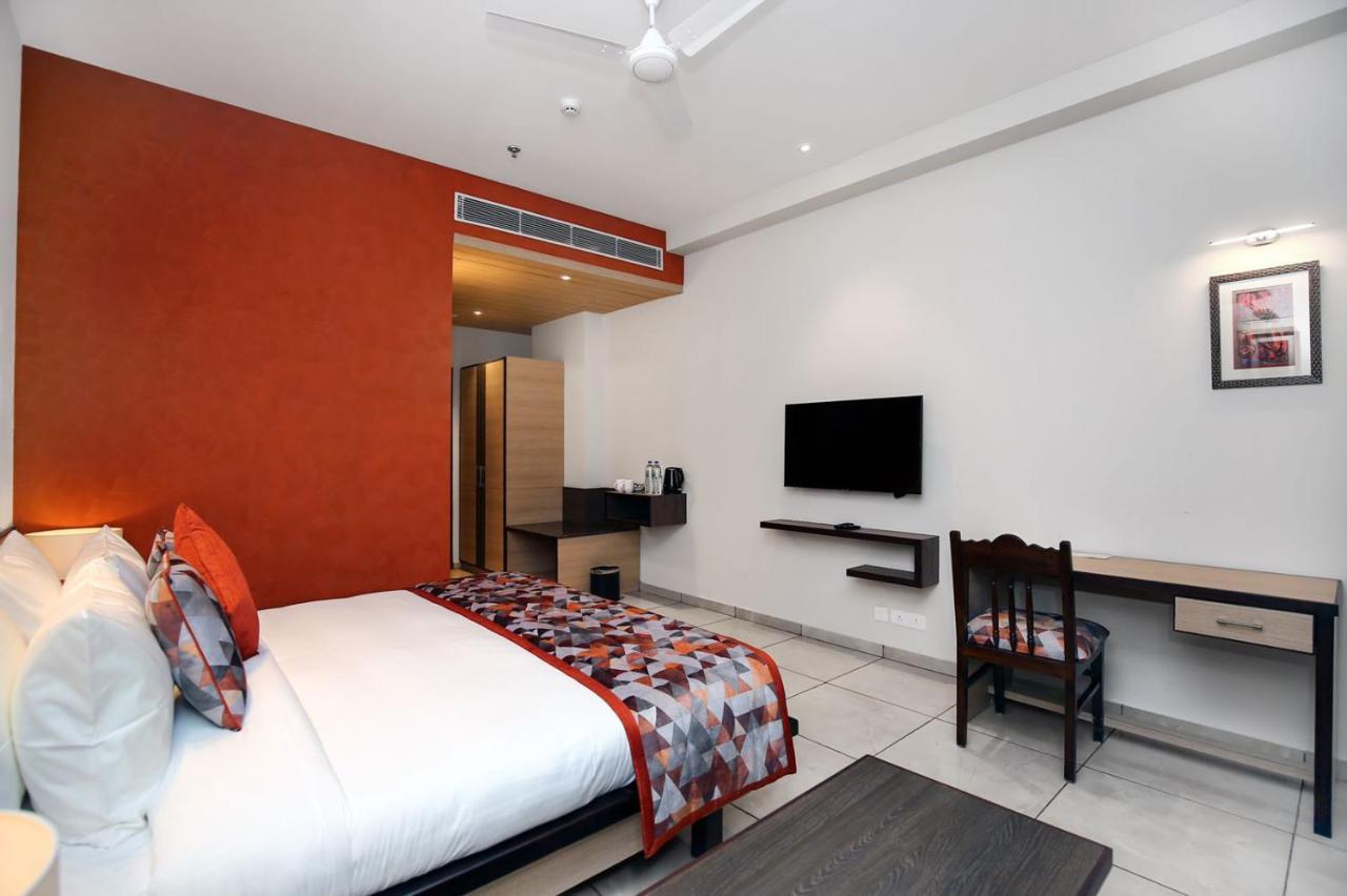 The Zenith - A Boutique Hotel By Hot Millions Mohali Dış mekan fotoğraf